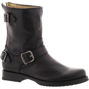 FRYE Veronica short back zip 8.5